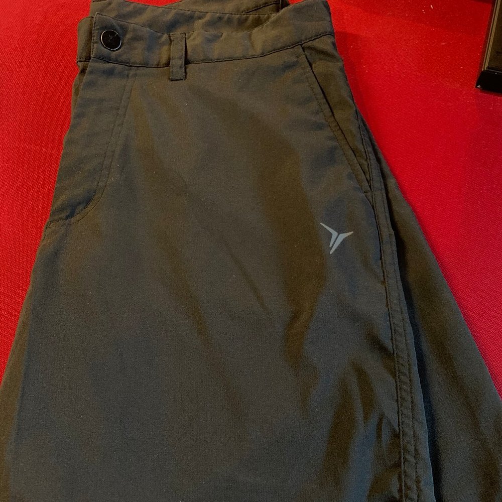 Old Navy Active Black Shorts Size 32